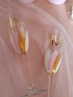 Свадебные бокалы для молодоженов. Фужеры для шампанского.