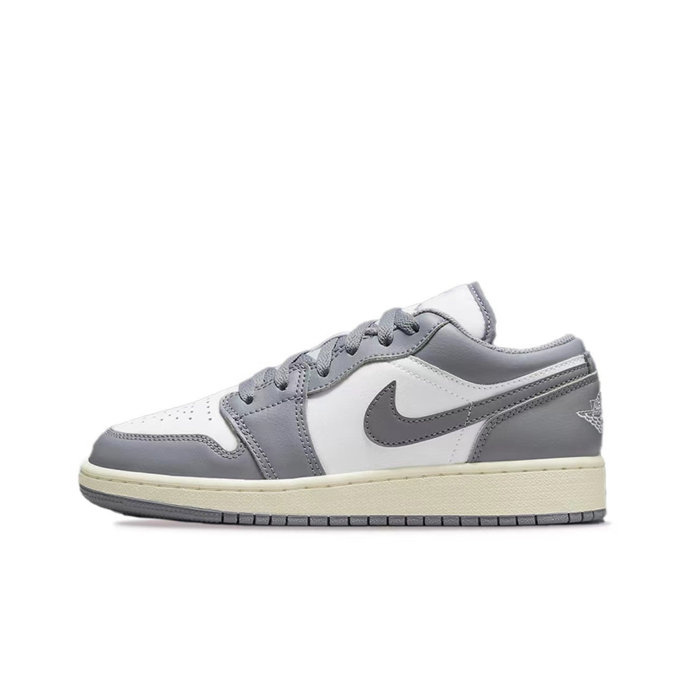 Кроссовки Jordan Air Jordan 1 Low Risk GS (Подростковая размерная сетка)