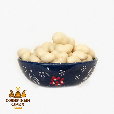 Кешью в белом шоколаде