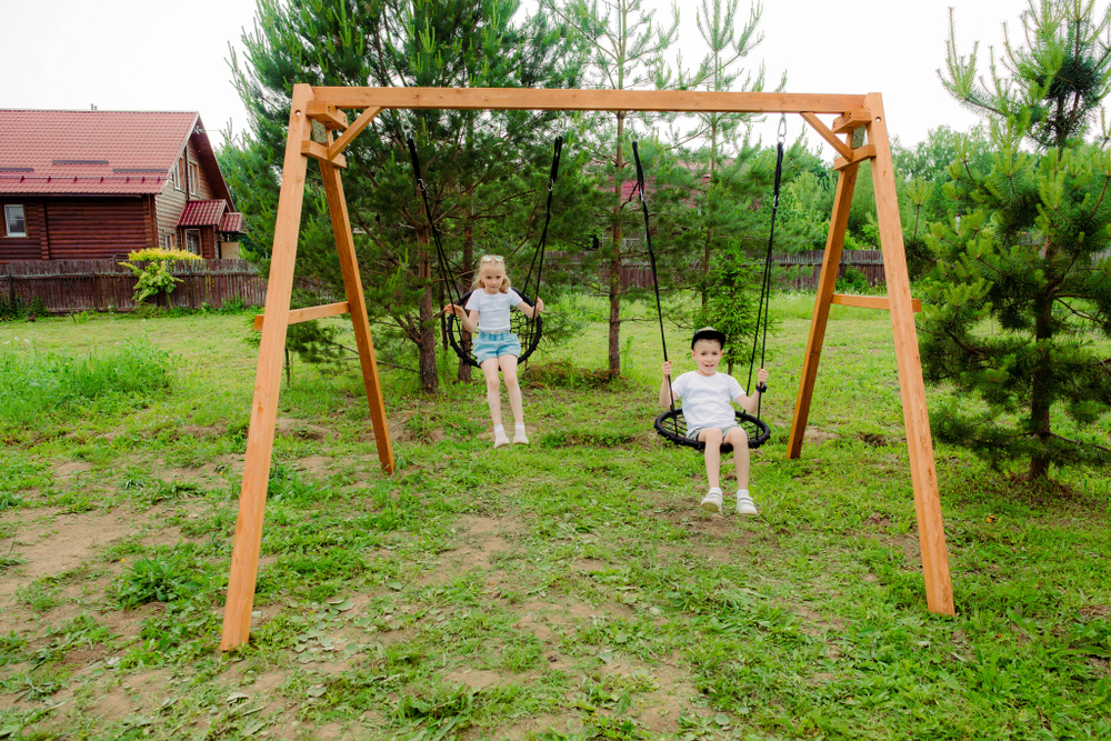 Деревянные качели с двумя качелями гнездо 60 см