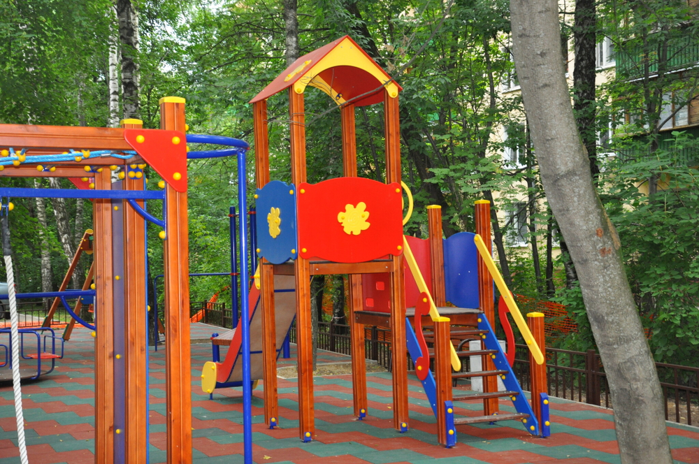 Игровой комплекс для детей 4-6 лет для уличной площадки