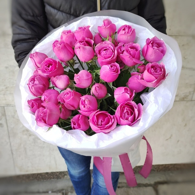 Букет из 9 кустовых пионовидных роз сорта "Misty Bubbles" в облачке