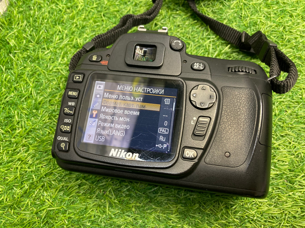 Nikon D80 9.400 кадров