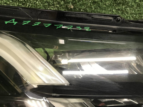 Битая Фара правая Land-Rover Discovery 5 16-21 LED