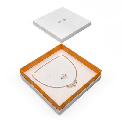 Футляр картонный с прослойкой, серия "Степ", 165х165х42 мм