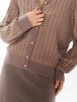 Женская вязаная кофта коричневая на пуговицах