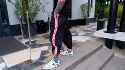 Брюки UNAFFECTED Япония с лампасами Черный