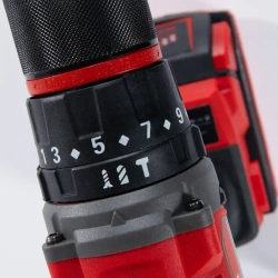 Milwaukee Дрель-шуруповерт, 18 В, 65 Нм, 2 АКБ