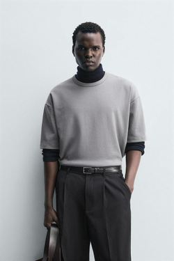 ZARA ФУТБОЛКА С КОНТРАСТНОЙ НАШИВКОЙ, СЕРЫЙ