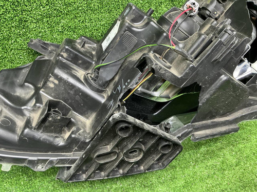 Битая Фара правая Nissan Qashqai J11 13-19 галоген