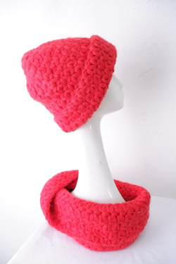 Комплект шапка и снуд