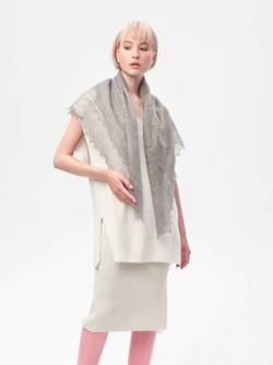 Оренбургский пуховый платок с шелком АШ100-03 серый