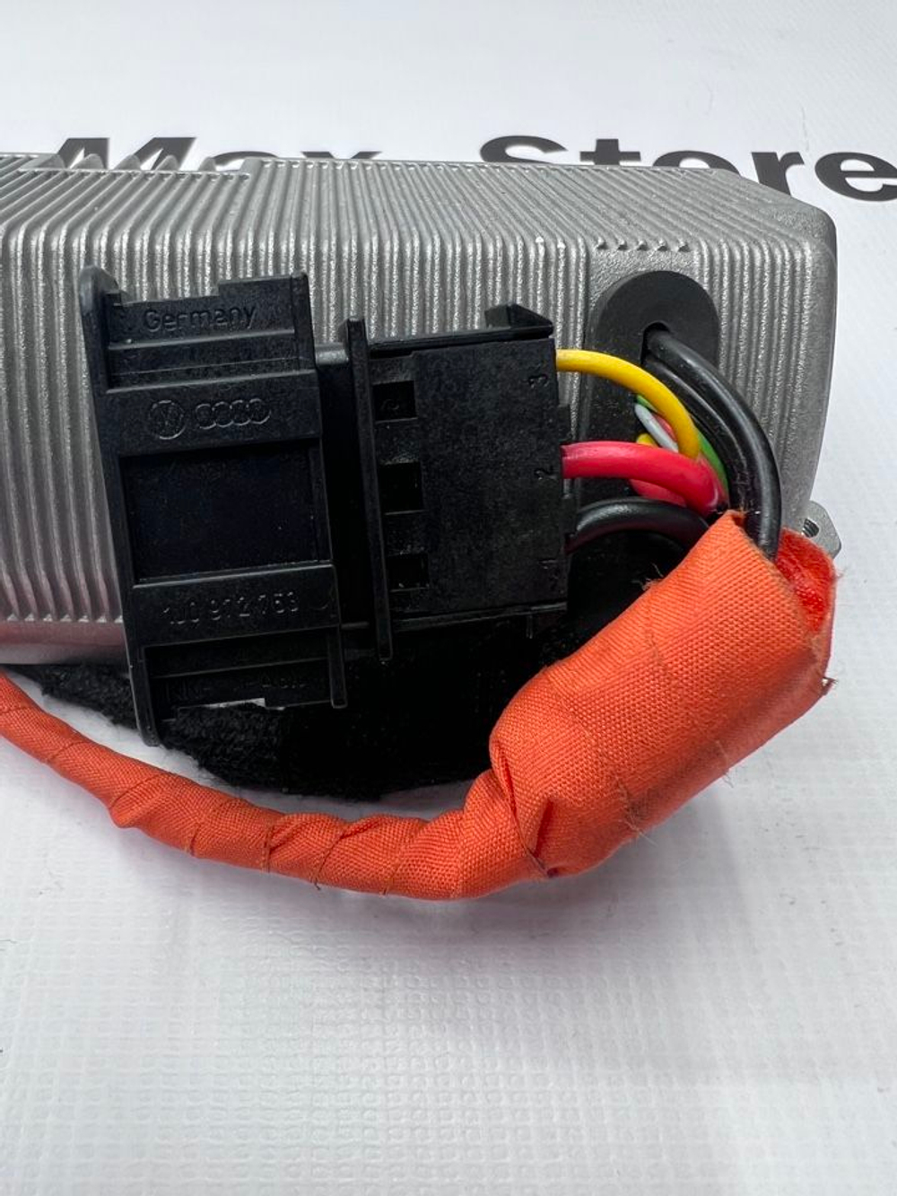 Розетка Инвертор VW Tiguan 220 V 5Q0907155F. Оригинал.