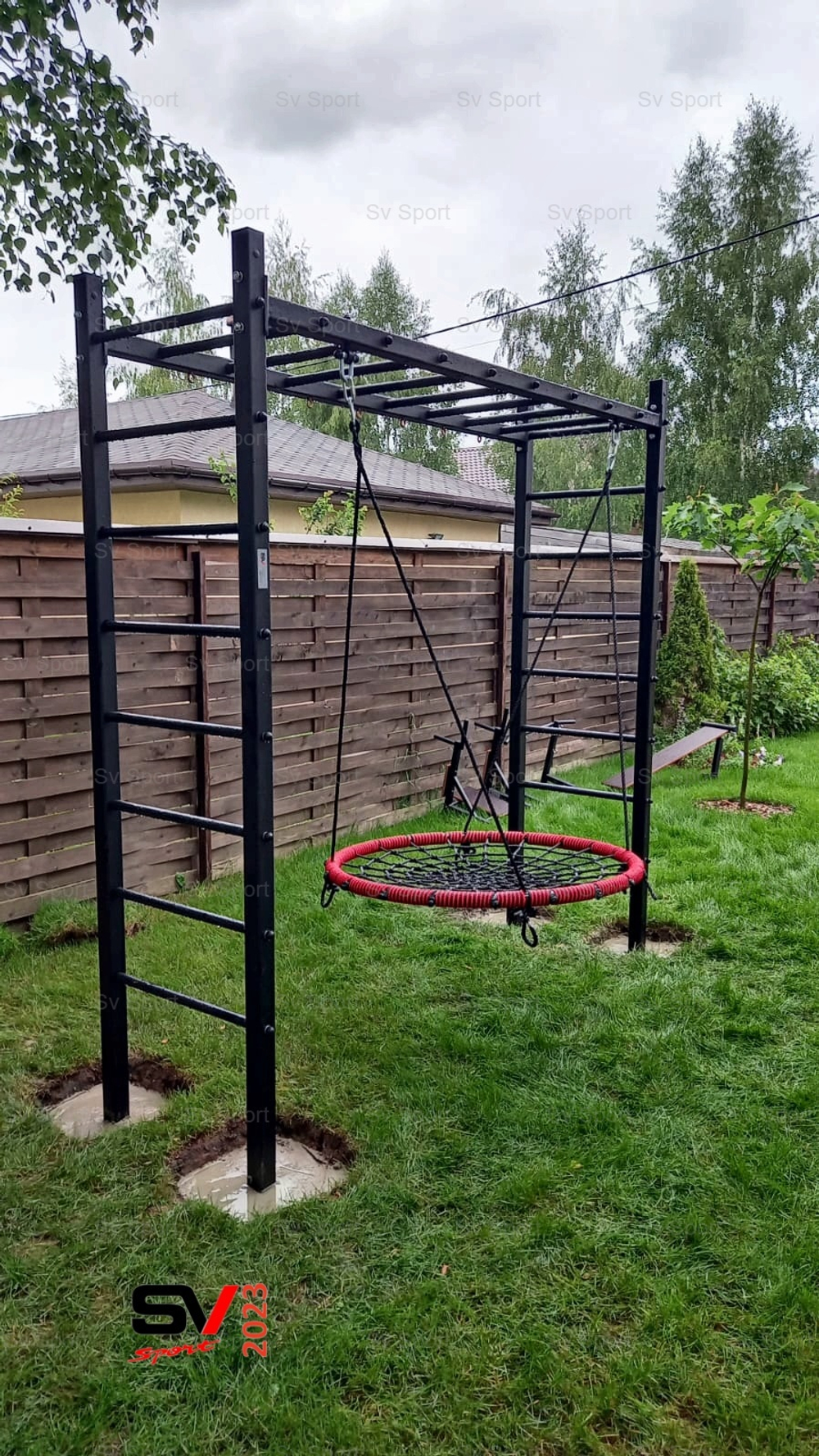 Монтаж уличной шведской стенки Sv Sport Рукоход (4 вертикальных столба)