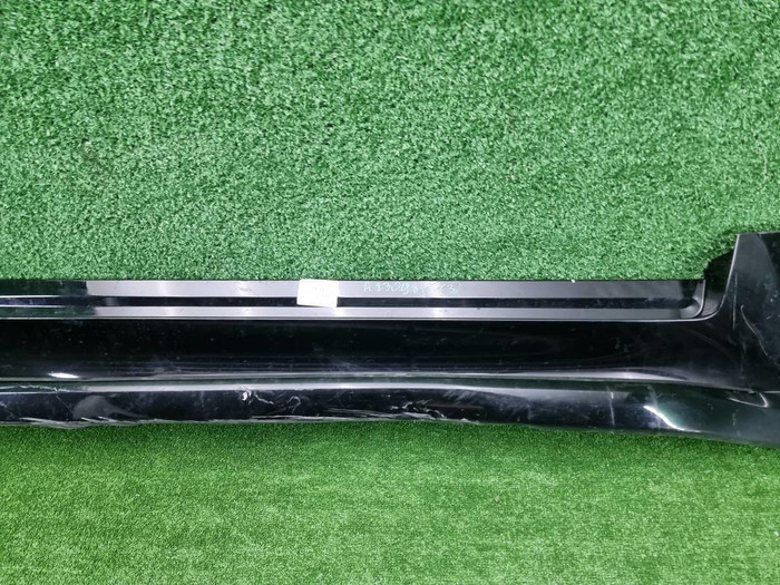 Накладка порога правая Toyota Land Cruiser 300 (2021-н.в.)