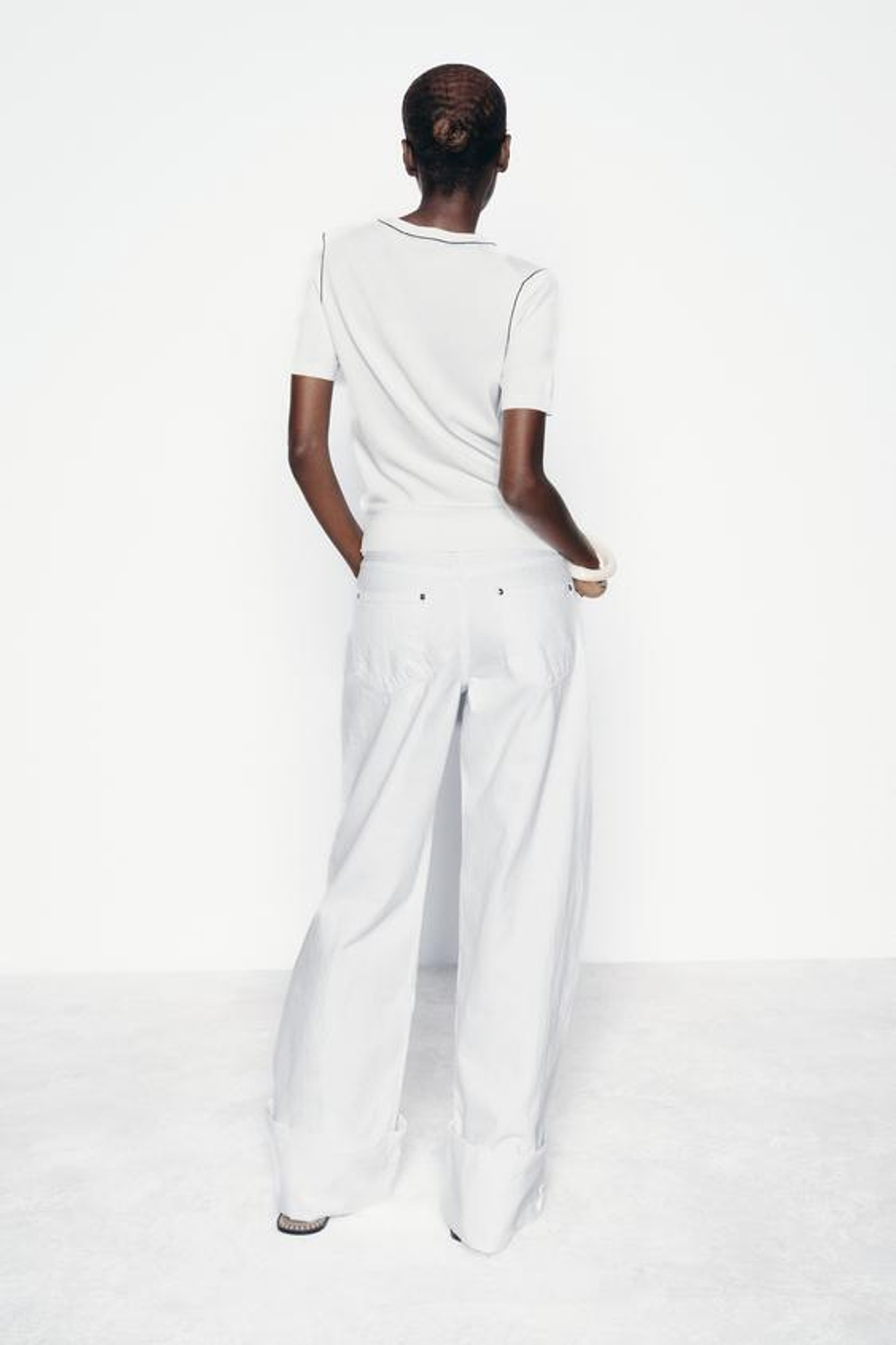 ZARA ОДНОТОННЫЙ ТОП С КОНТРАСТНОЙ ОКАНТОВКОЙ, БЕЛЫЙ/ЧЕРНЫЙ