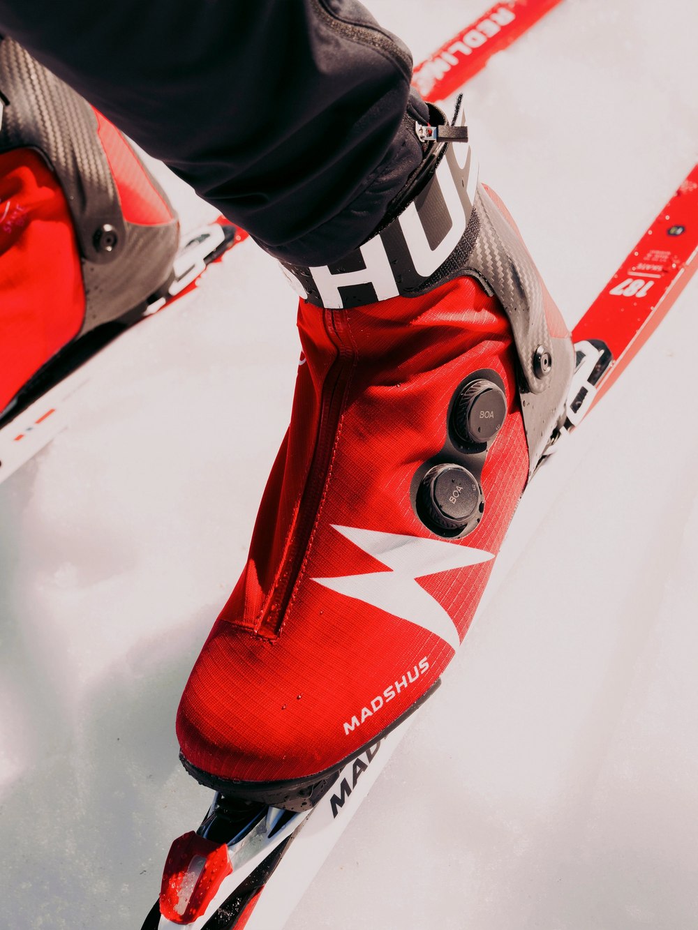 Профессиональные лыжные ботинки Madshus Redline BOA® SKATE (2025/2026) для конькового хода