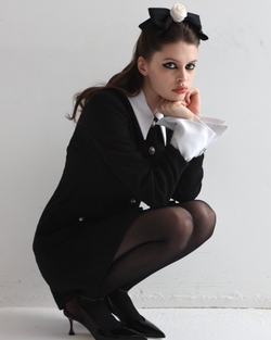 Бант с белой розой M