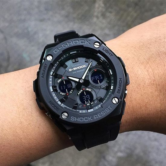 Наручные часы Casio G-Shock GST-W100G-1B
