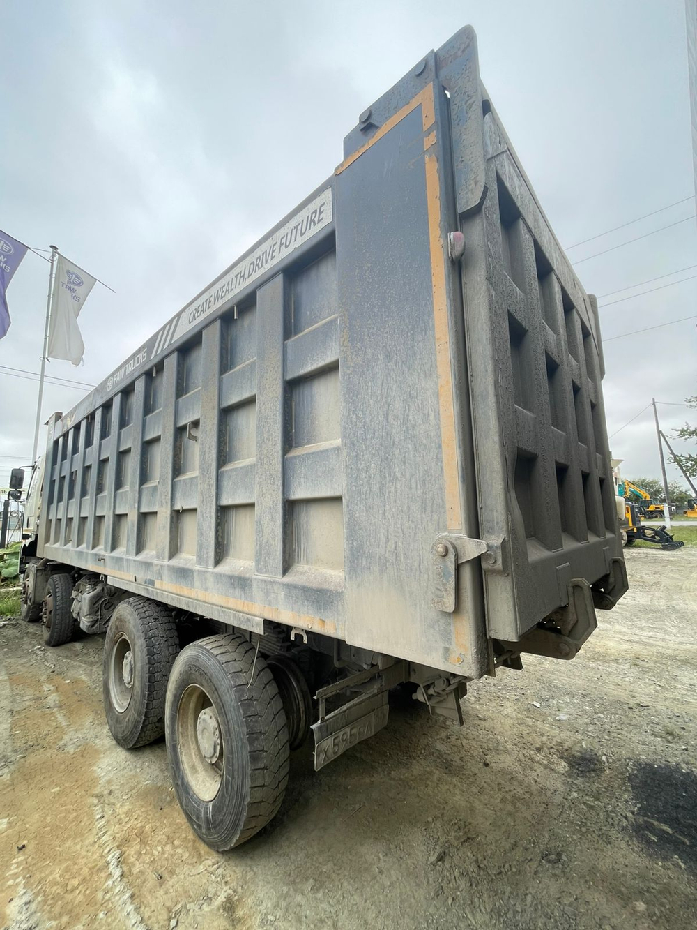 FAW J6 8x4 Самосвал СА3310Р66K24T4E5 (Дизельный, 11,1 л, 420 л.с., МТ)