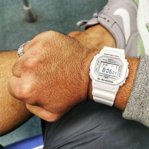 Наручные часы Casio DW-5600MW-7E