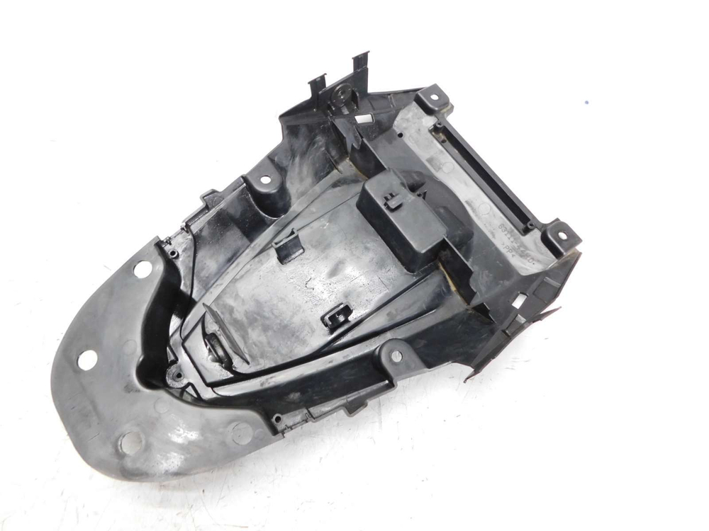 Пластик внутренний Suzuki Gladius SFV650A 63111-44H0
