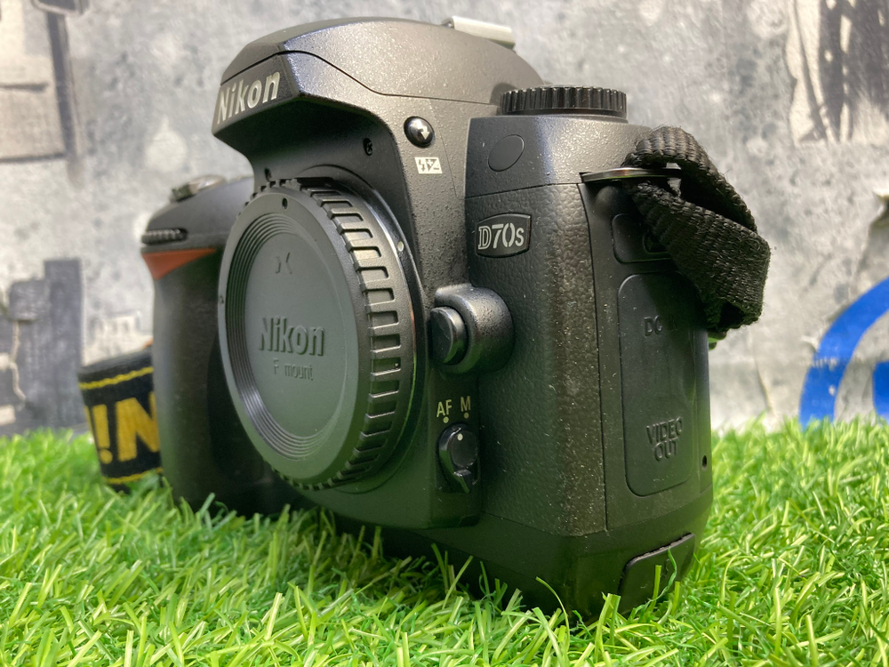Nikon D70s Покупка/Продажа