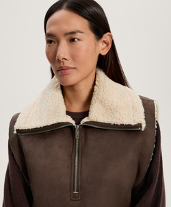 Oysho Жилет с высоким воротником, шоколадный