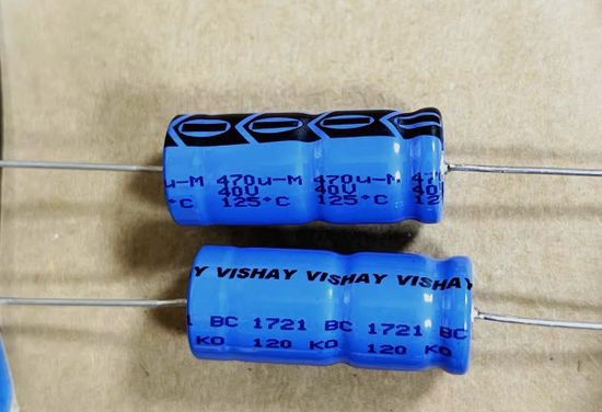 Конденсатор электролитический AXIAL 470мкФ 40в 125°С / 13x30 Vishay BC120 (120ATC) медные выводы (аналог RIFA PEG 124 KF 347 CQ 470uF 40VDC)