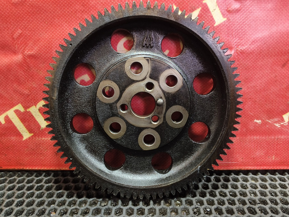 Шестерня распредвала