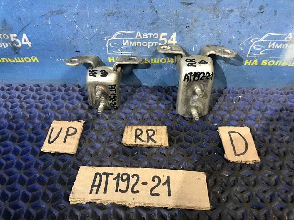 Петля двери задней правой TOYOTA CARINA 1994