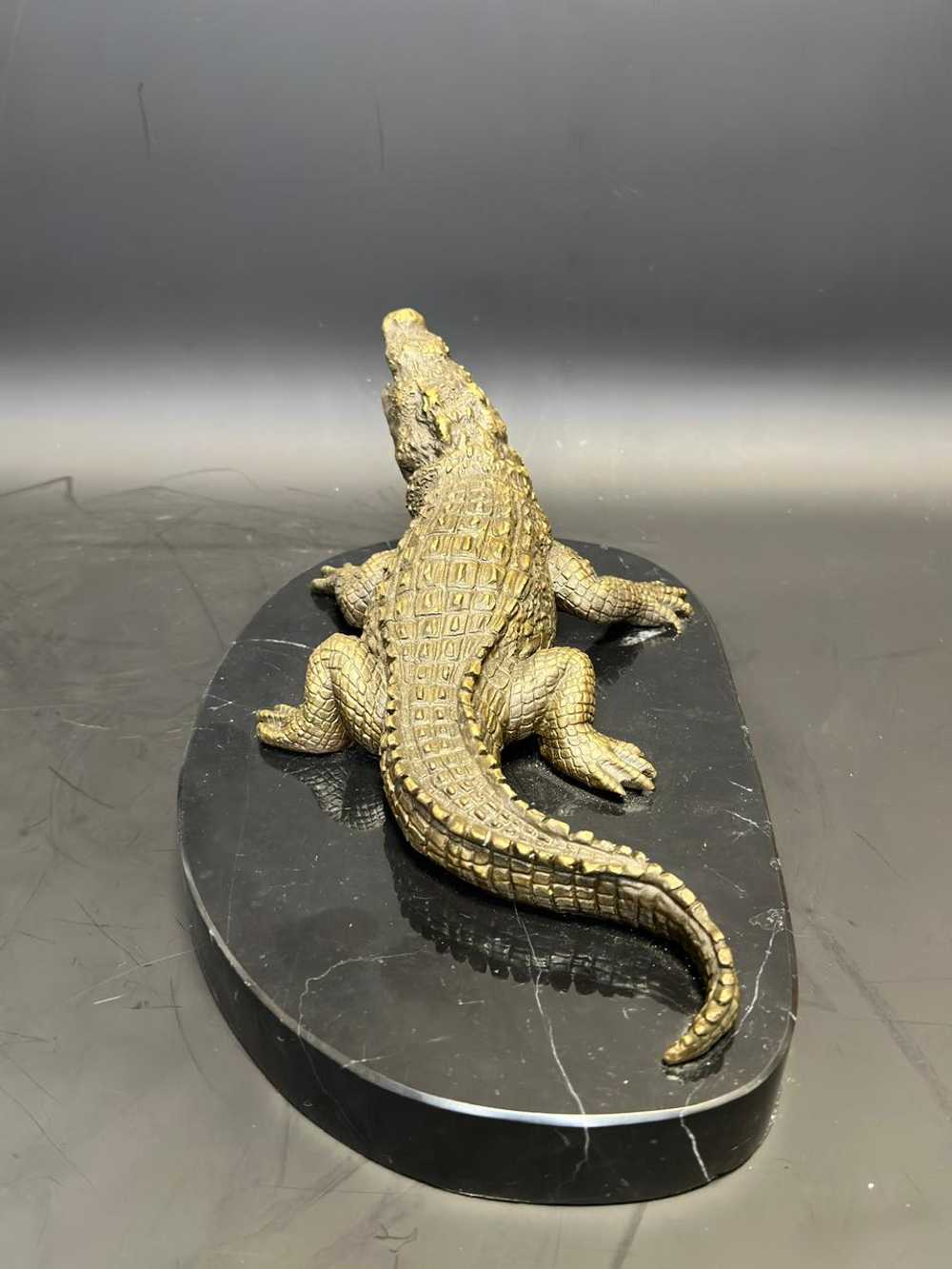 Бронзовая скульптура «Крокодил»