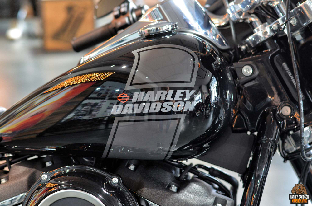 Мотоцикл Harley-Davidson Sport Glide Softail (Vivid Black)