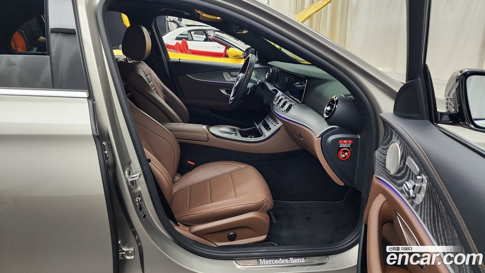 Mercedes-Benz E-Class W213 E350 4MATIC Avangarde (05.2022)