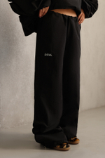 Брюки из плащевки