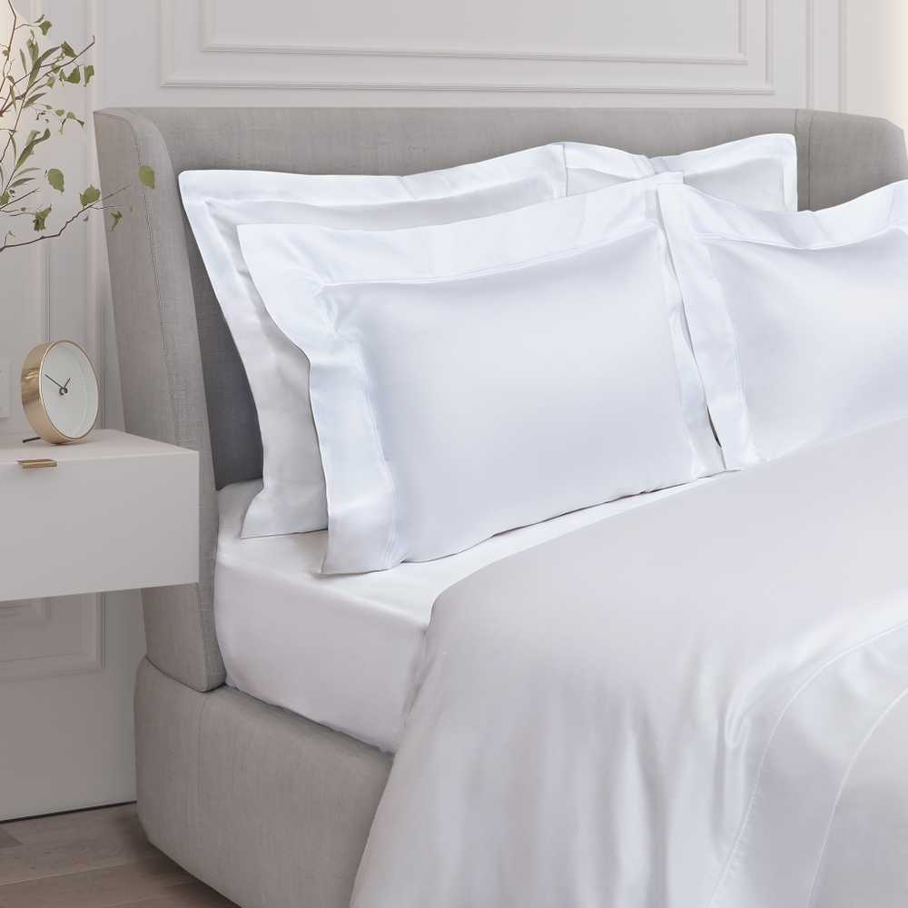 Постельное белье cемейное Сlaire Batiste Frau Diamante белое