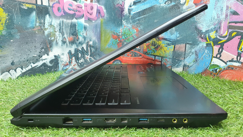 Игровой MSI 17" i5-6/8 ГБ/940MX 2 ГБ/FHD