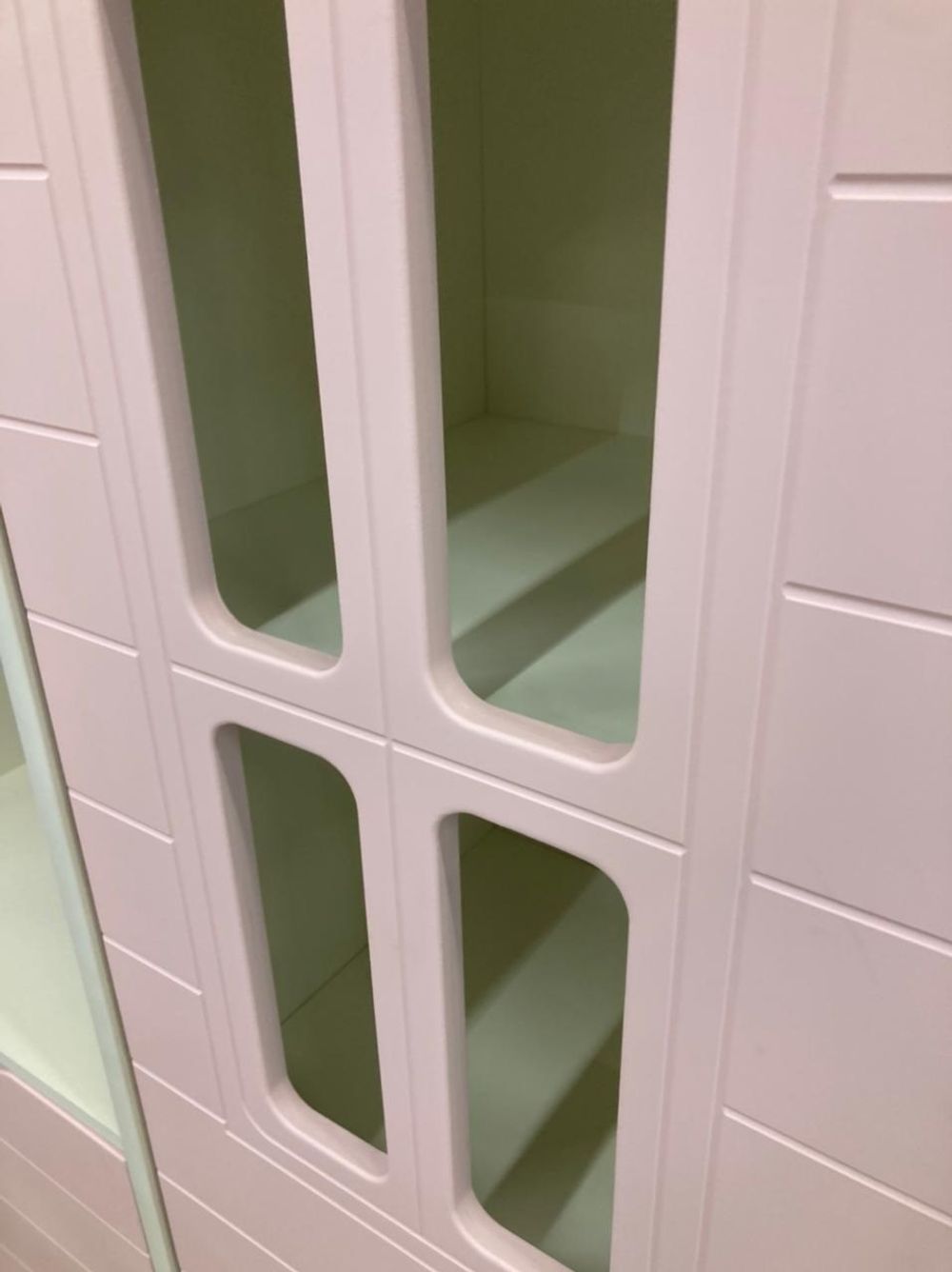 Вешалка Домик белый/орхидея