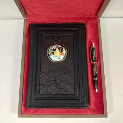 Ежедневник А5 "По-щучьему веленью" (обложка из натуральной кожи) и ручкой с росписью Палех в футляре