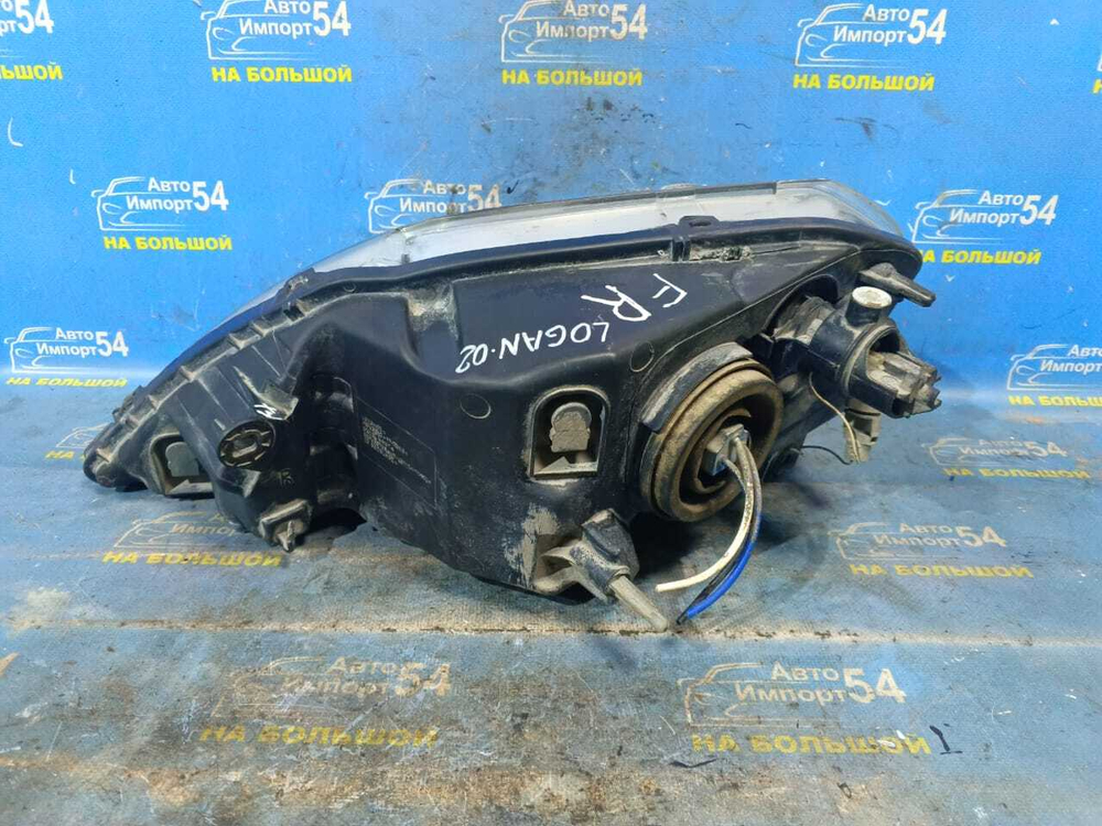 Фара передняя правая RENAULT LOGAN 2011