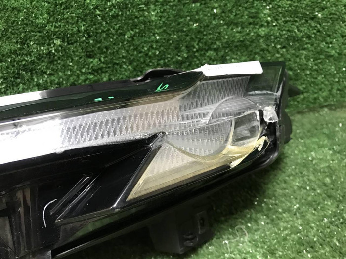 Битый Указатель поворота левый Omoda C5 (22-нв)