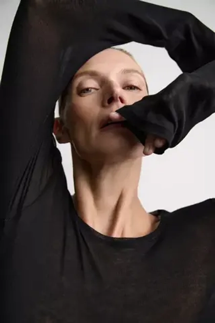 ZARA ФУТБОЛКА ИЗ ХЛОПКА SUPIMA®, ЧЕРНЫЙ