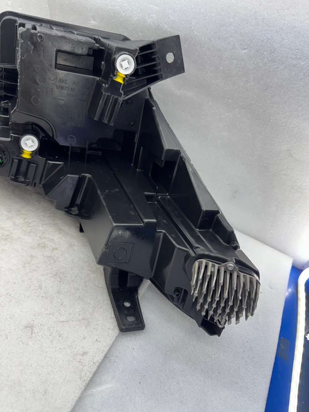 Оригинальная LED фара для Mazda EZ6
