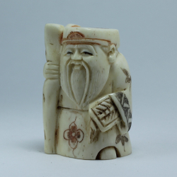 Нэцкэ Дзюродзин с посохом