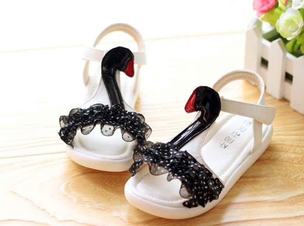 Сандалии детские с ремешками в виде лебедя с шифоном