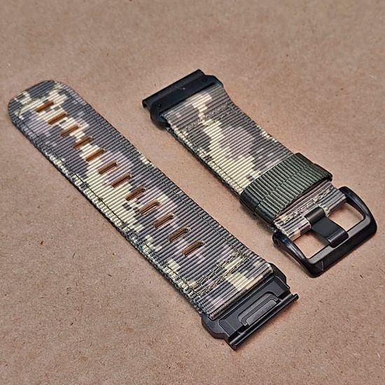 Ремешок тактический Tactix 26 мм. для Garmin Fenix 7x / 6x / 5x / 3, Enduro 2 / Tactix 7, Tactix Delta нейлоновый быстросъемный на застежке (Камуфляж пустыня)