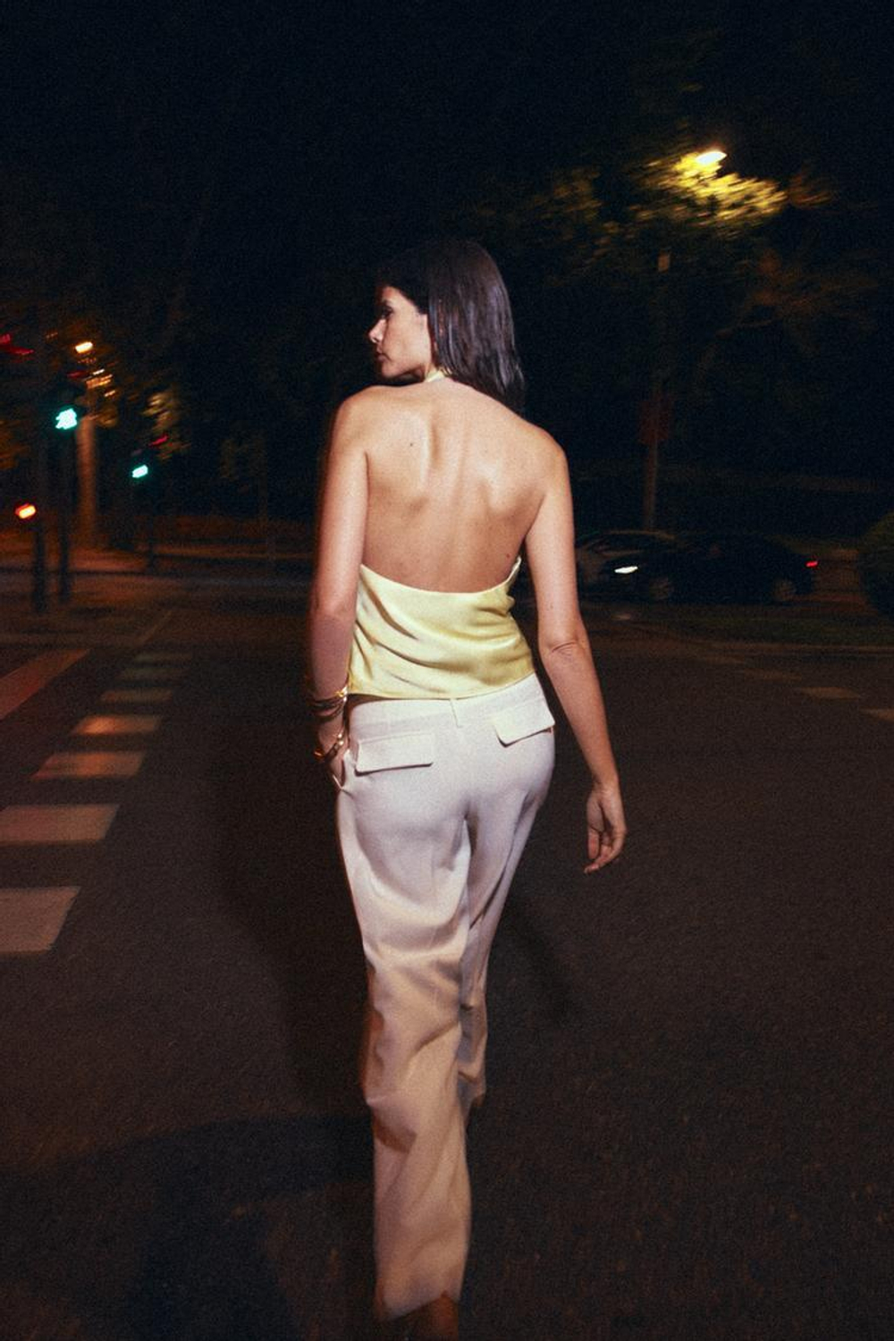 ZARA АТЛАСНЫЙ ТОП С ГОРЛОВИНОЙ ХАЛТЕР, СВЕТЛО-ЖЕЛТЫЙ