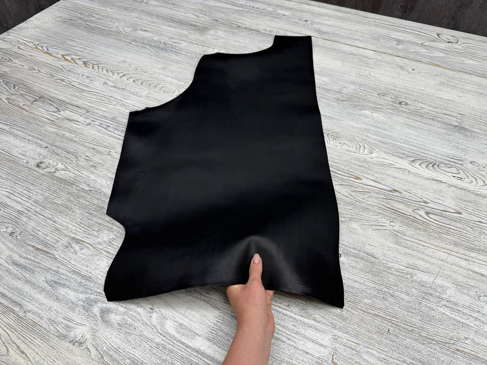 Toro Boolwing Nero (1,0-1,2 мм), цв. Черный, натуральная кожа