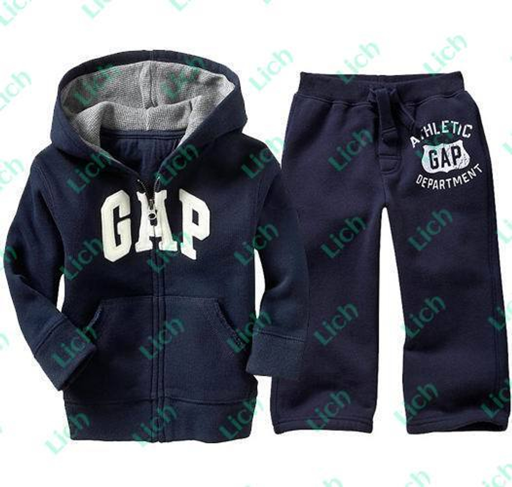 Костюм спортивный с аппликацией-логотипом