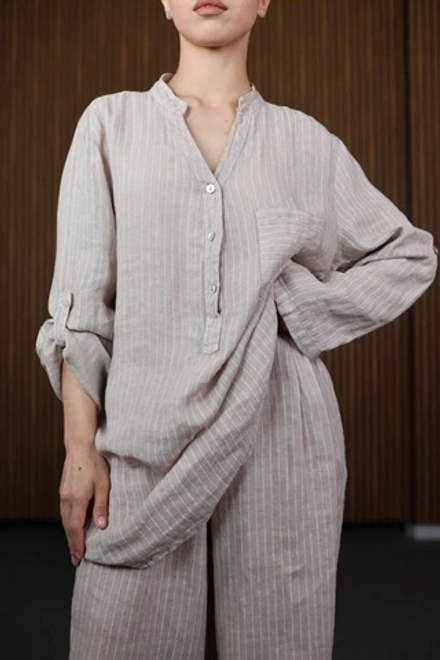 льняной костюм в полоску